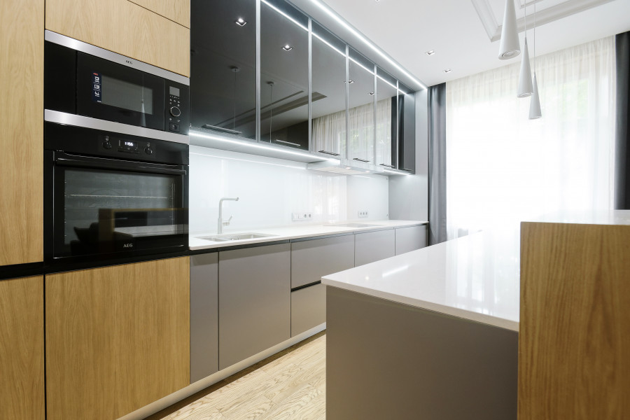 High-Tech virtuves mēbeles - nākotnes standarts