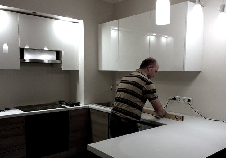 Virtuves mēbeļu ražošana un uzstādīšana pēc individuāla projekta